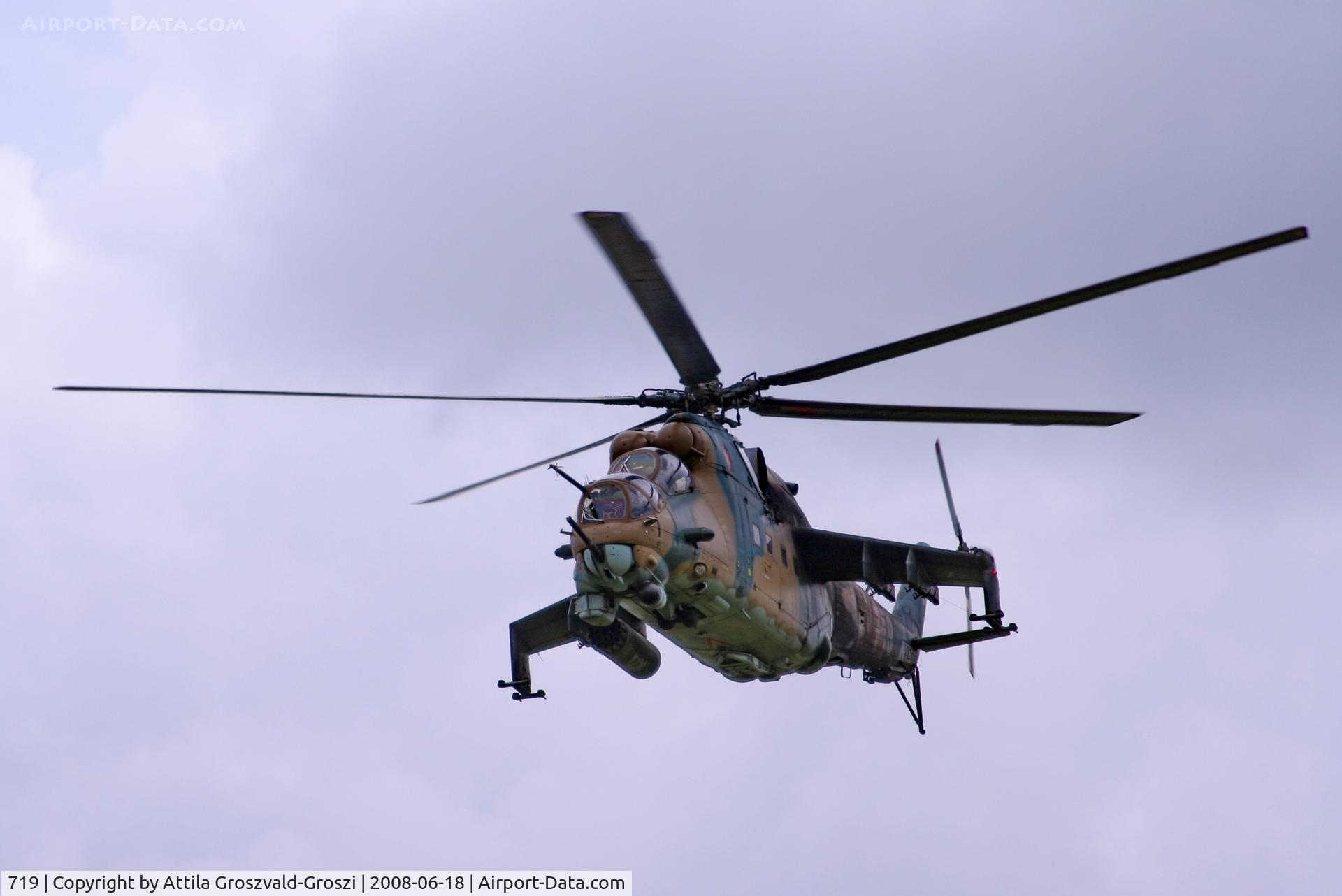 719, 1985 Mil Mi-24V Hind C/N 220719, Veszprém, Jutas-újmajor, Training base of the Hungarian Air Force.