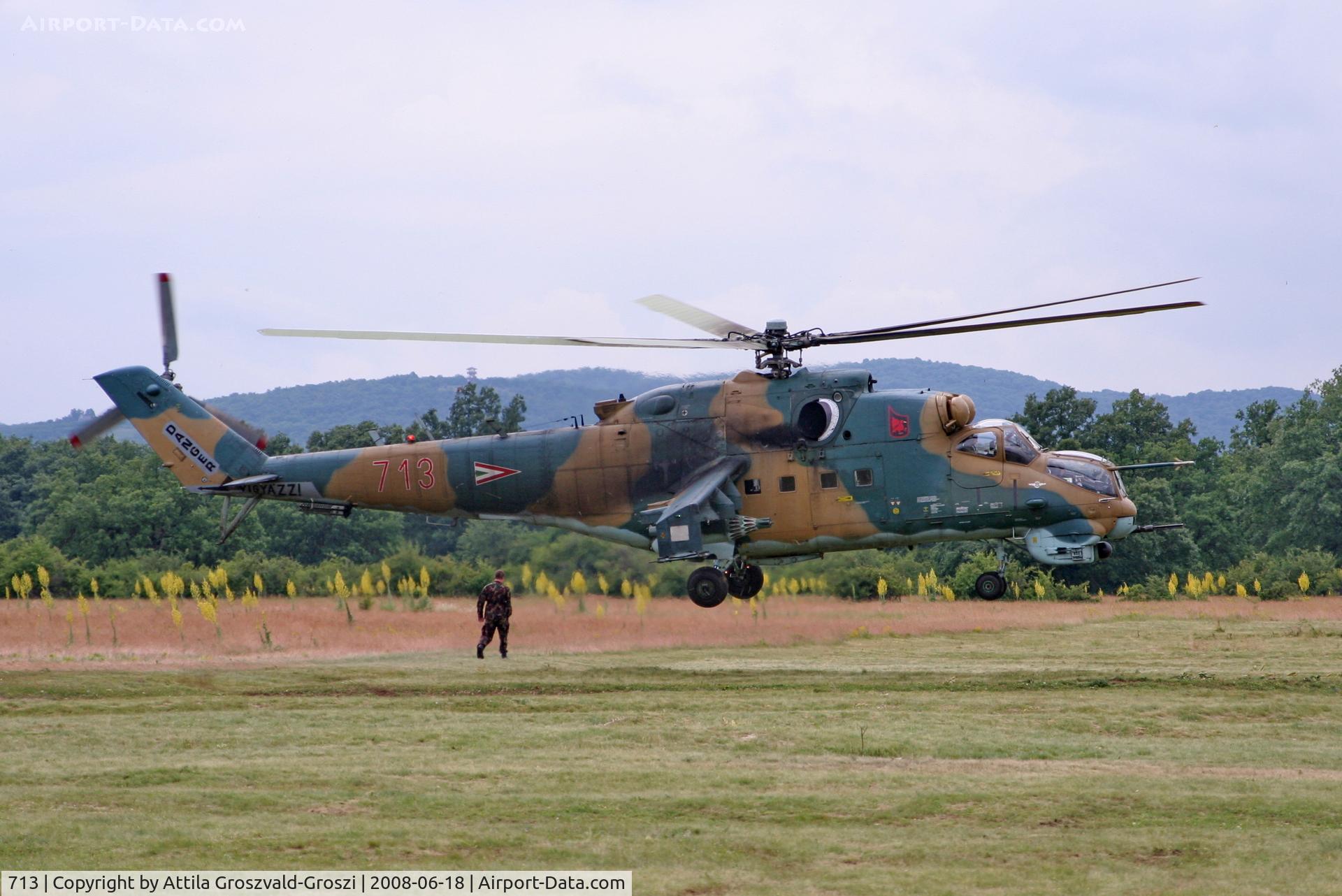 713, 1985 Mil Mi-24V Hind E C/N 220713, Veszprém, Jutas-újmajor, Training base of the Hungarian Air Force.