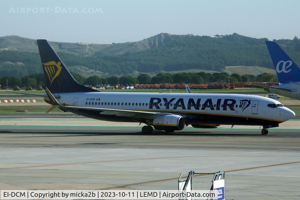 EI-DCM, 2004 Boeing 737-8AS C/N 33807, Taxiing