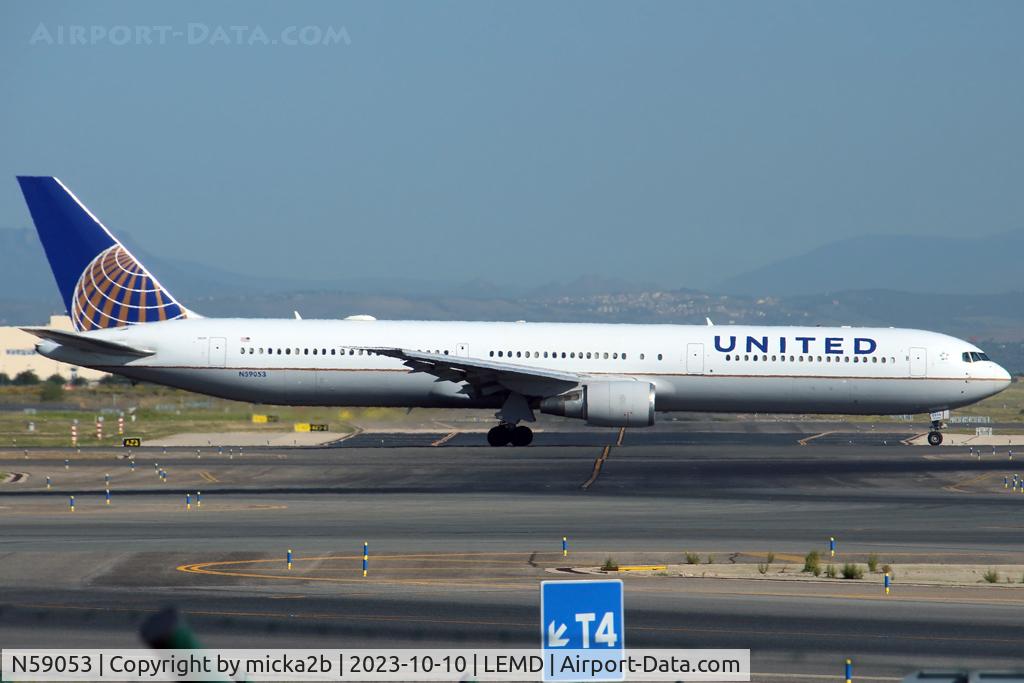 N59053, 2000 Boeing 767-424/ER C/N 29448, Taxiing