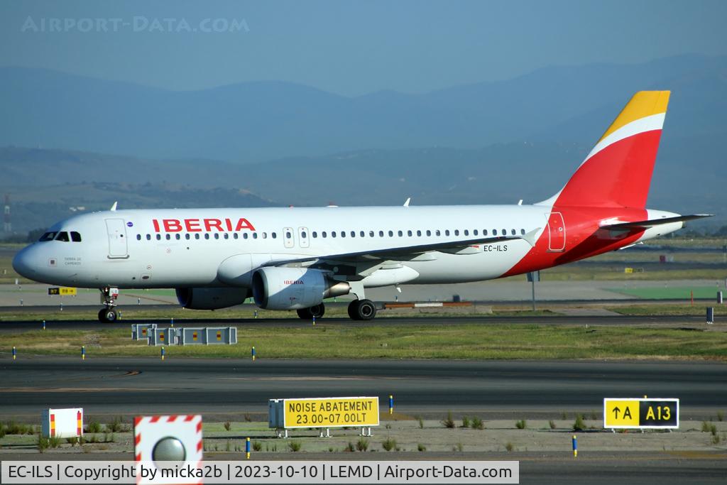 EC-ILS, 2002 Airbus A320-214 C/N 1809, Taxiing