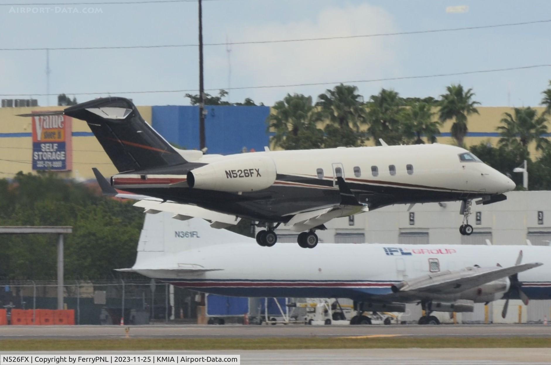 N526FX, 2006 Bombardier Challenger 300 (BD-100-1A10) C/N 20118, Flexjet CL300 landing
