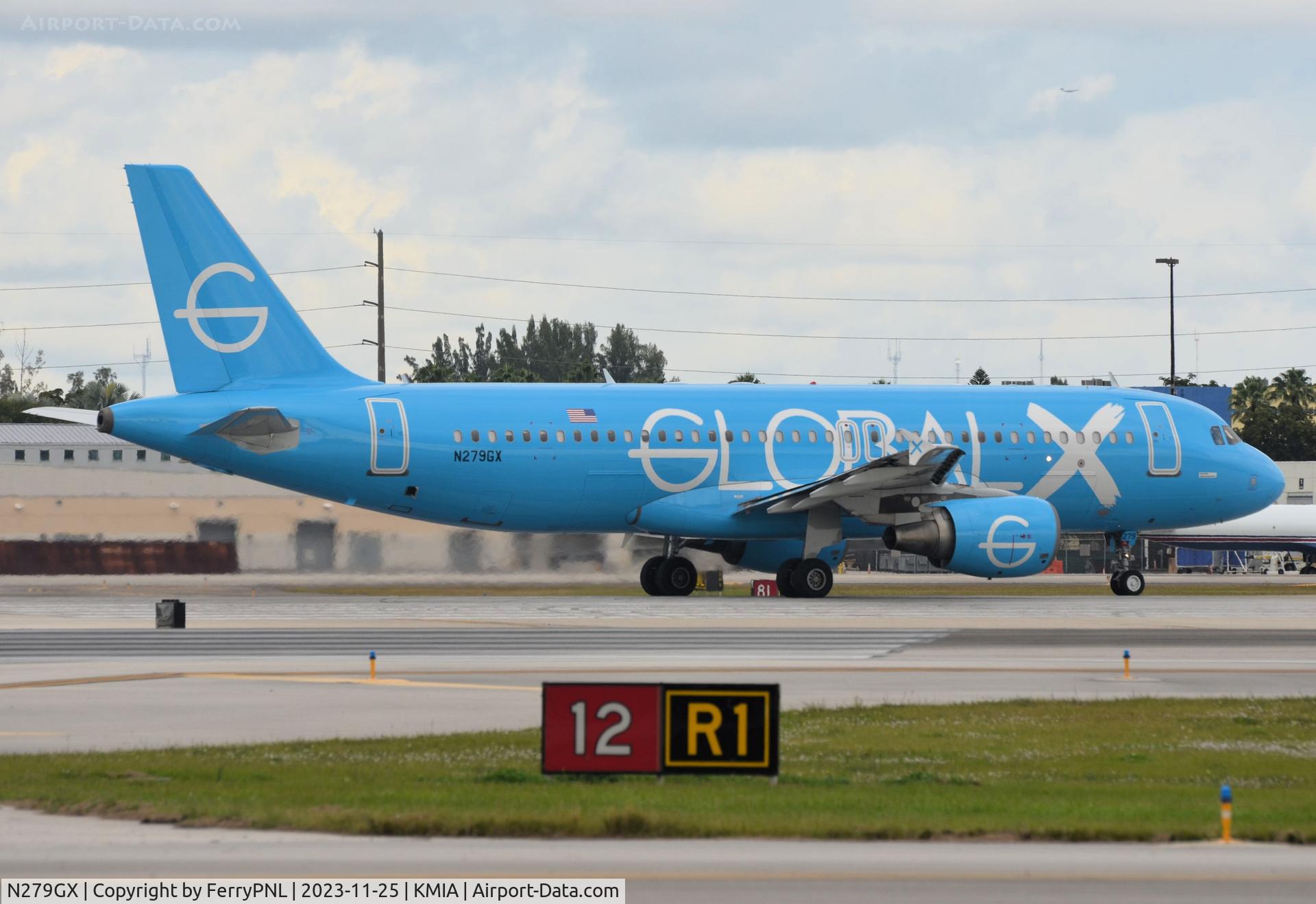 N279GX, 2008 Airbus A320-214 C/N 3605, Global X A320 in blue departing