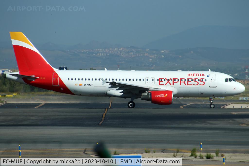 EC-MUF, 2007 Airbus A320-214 C/N 3278, Taxiing