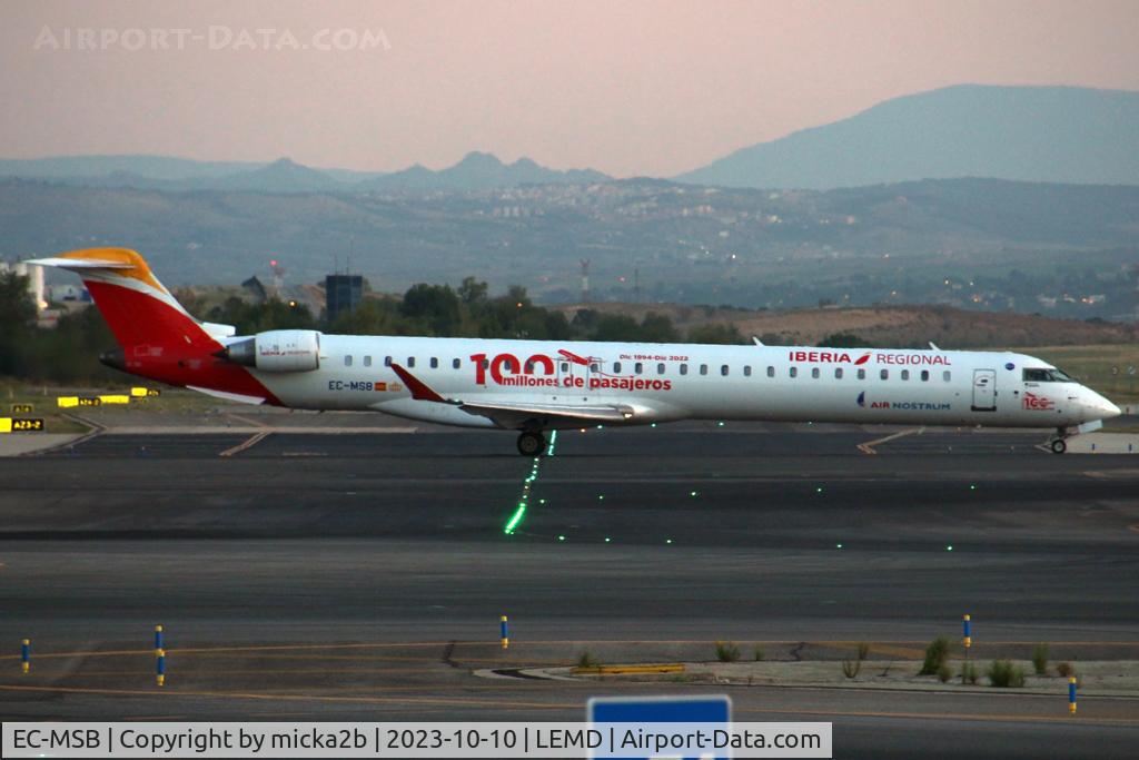 EC-MSB, 2017 Bombardier CRJ-1000EL NG (CL-600-2E25) C/N 19057, Taxiing