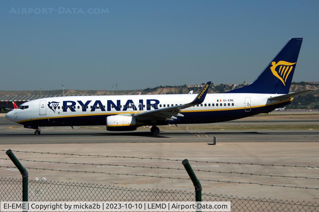 EI-EME, 2010 Boeing 737-8AS C/N 35029, Taxiing