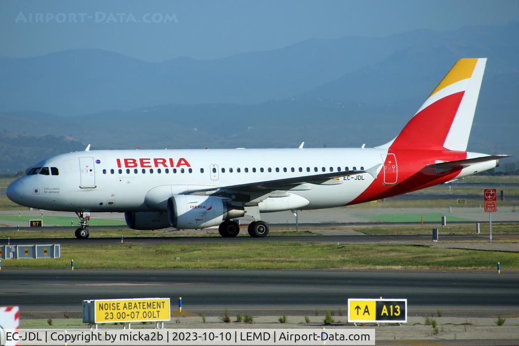 EC-JDL, 2004 Airbus A319-111 C/N 2365, Taxiing