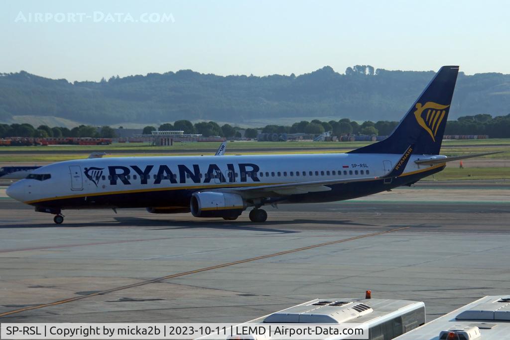 SP-RSL, 2018 Boeing 737-8AS C/N 44850, Taxiing