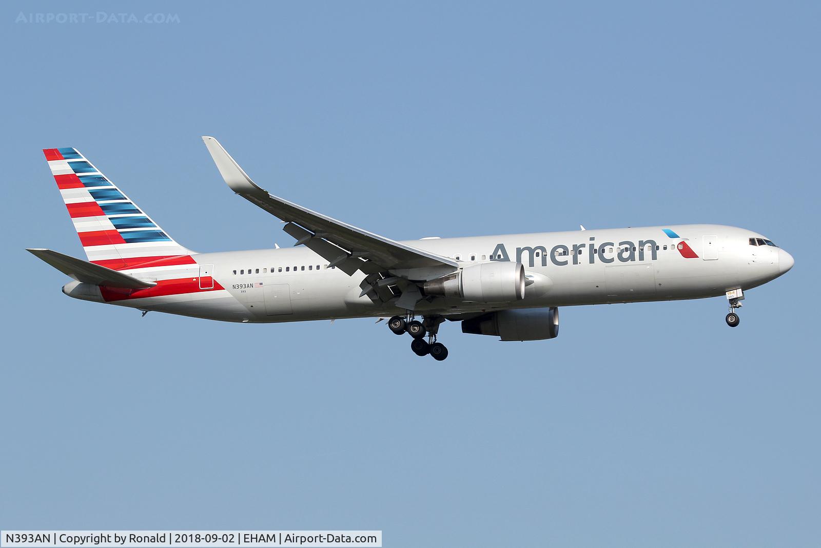 N393AN, 1998 Boeing 767-323 C/N 29430, at spl