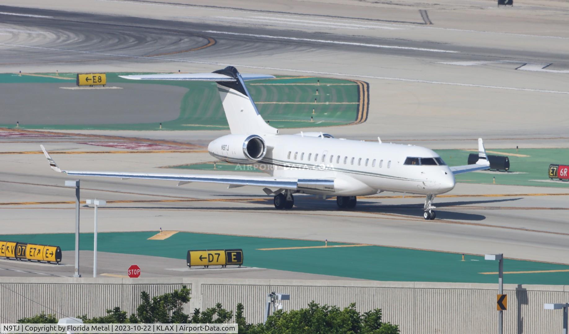 N9TJ, 2014 Bombardier BD-700-1A10 Global Express 6000 C/N 9659, Global 6000 zx
