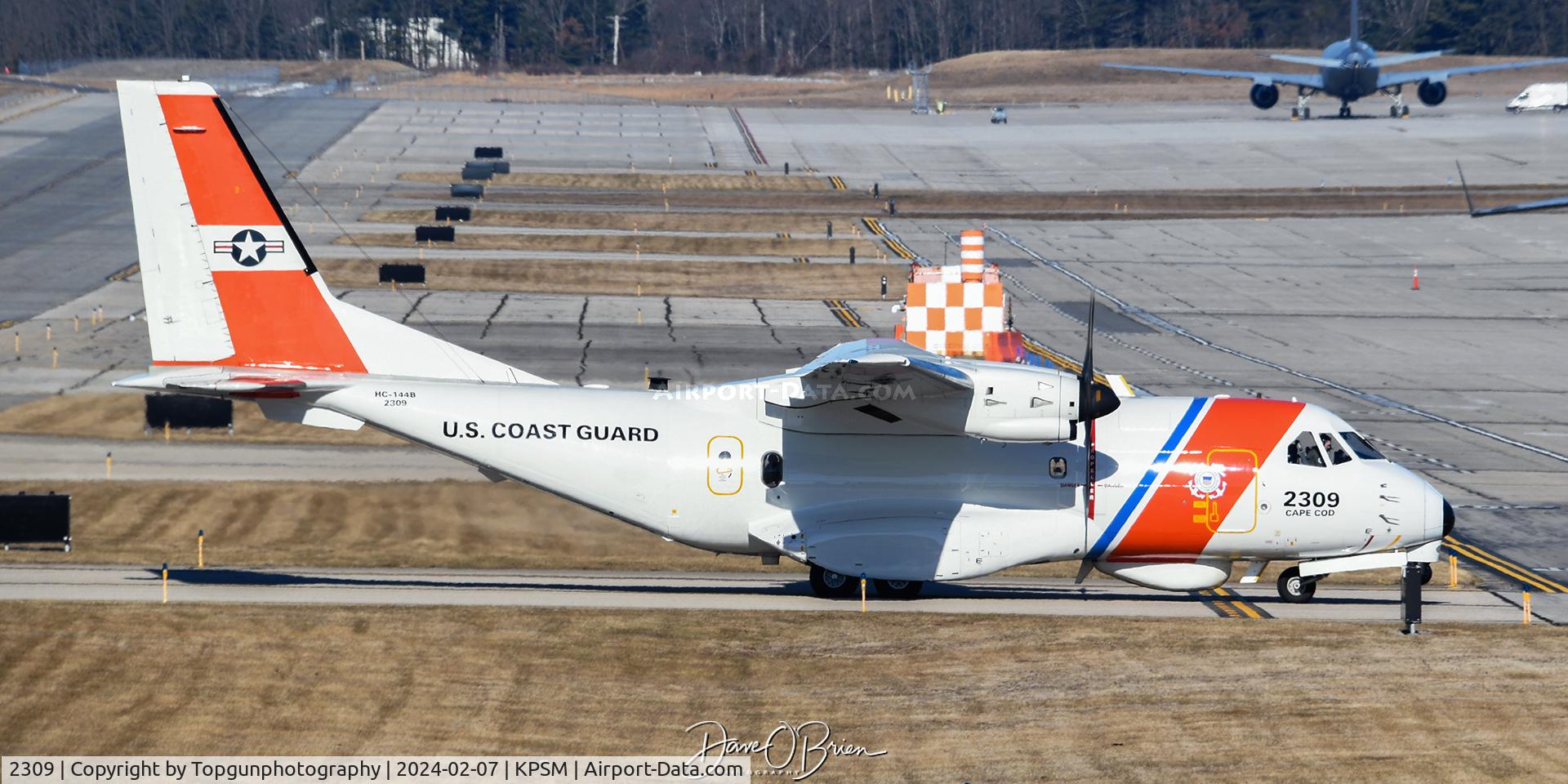 2309, 2007 Airtech HC-144A Ocean Sentry (CN-235M-300) C/N C174, USCG09 turns onto taxiway Papa