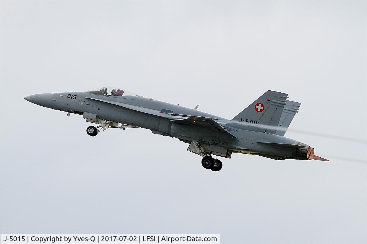 J-5015, McDonnell Douglas F/A-18C Hornet C/N 1361/SFC015, McDonnell Douglas FA-18C Hornet, Take off rwy 29, St Dizier-Robinson Air Base 113 (LFSI)