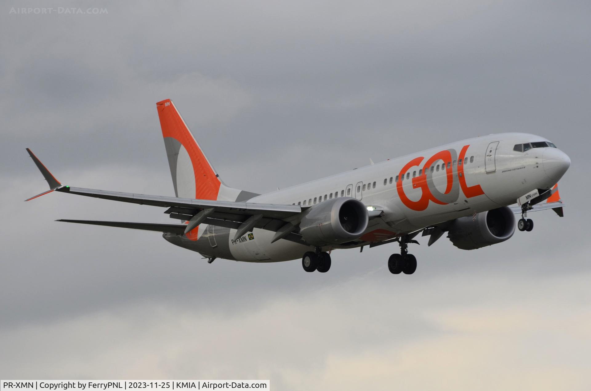 PR-XMN, 2019 Boeing 737-8 MAX C/N 61582, GOL B738 Max landing in cloudy Miami