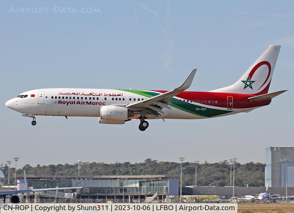 CN-ROP, 2008 Boeing 737-8B6 C/N 33066, Landing rwy 14L in new c/s