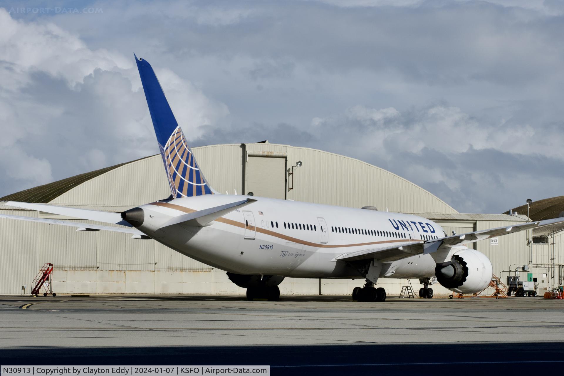 N30913, 2014 Boeing 787-8 Dreamliner C/N 35879, SFO 2024.