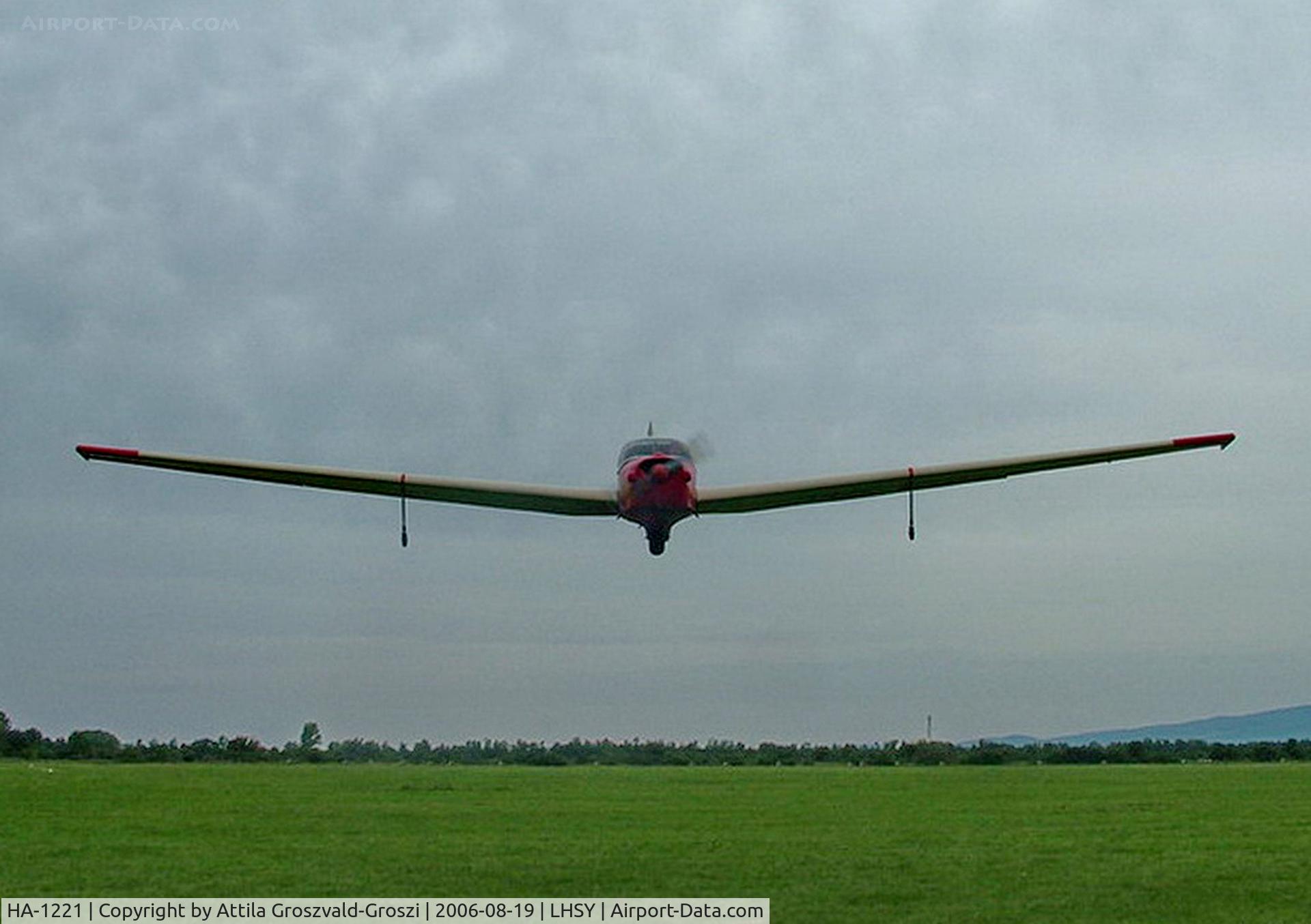 HA-1221, Scheibe SF-25C Falke C/N 4235, LHSY - Szombathely Airport, Hungary