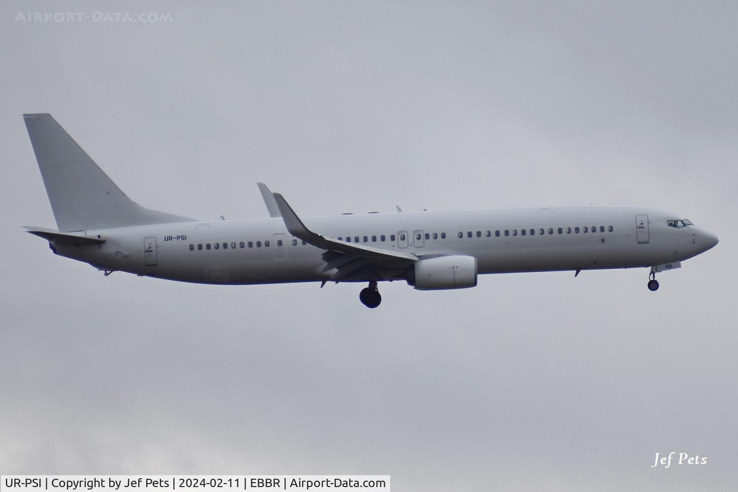 UR-PSI, 2013 Boeing 737-9KVER C/N 41534, UR-PSI of Windrose Airlines on final to Brussels Airport.