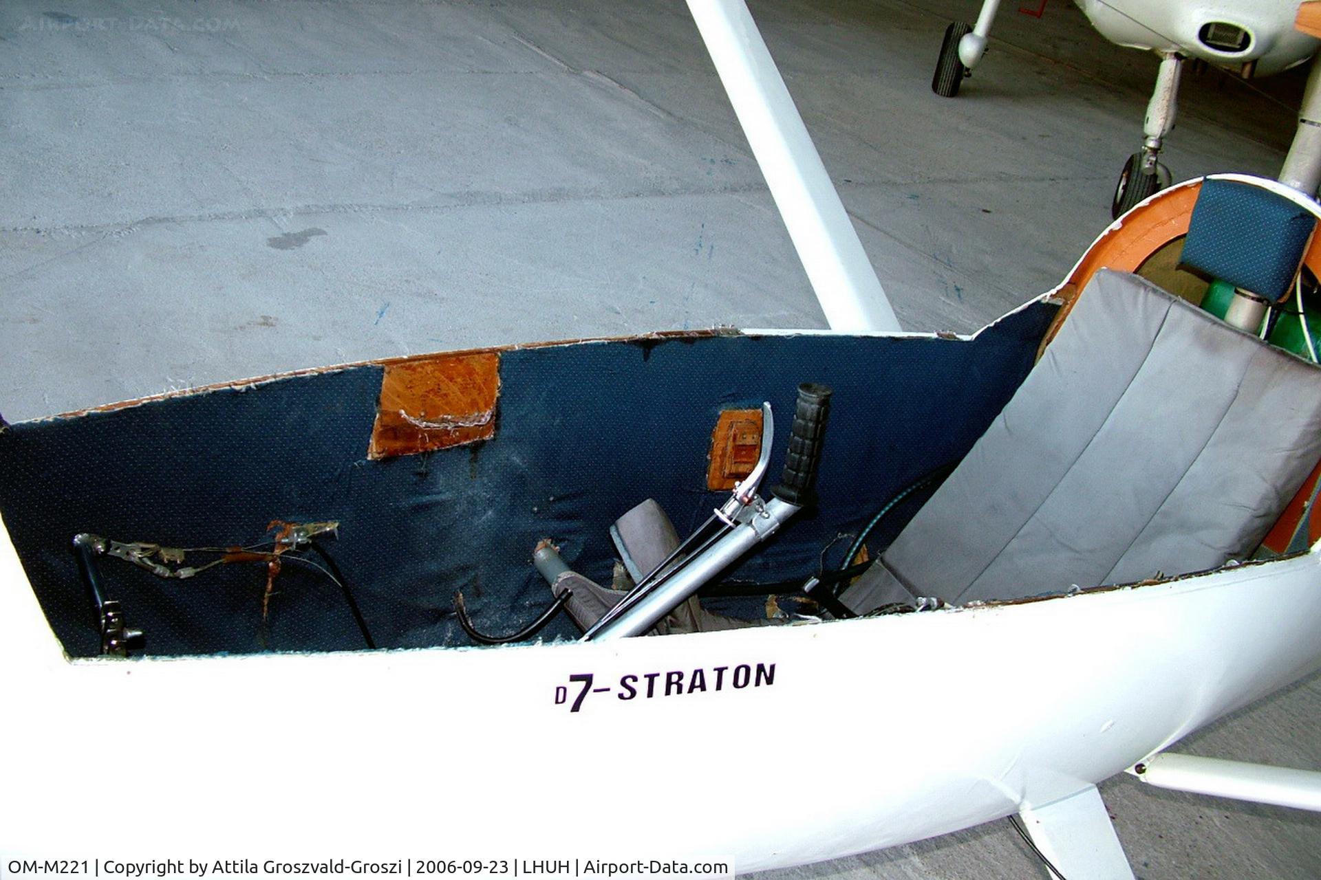 OM-M221, Toresi Straton D7 Mini, LHUH - Úrhida Airport, Hungary
