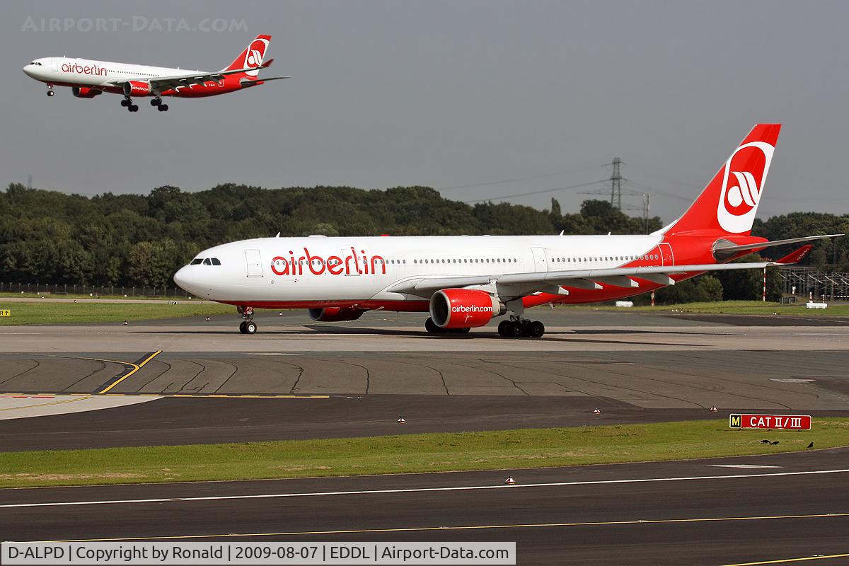 D-ALPD, 2002 Airbus A330-223 C/N 454, at dus