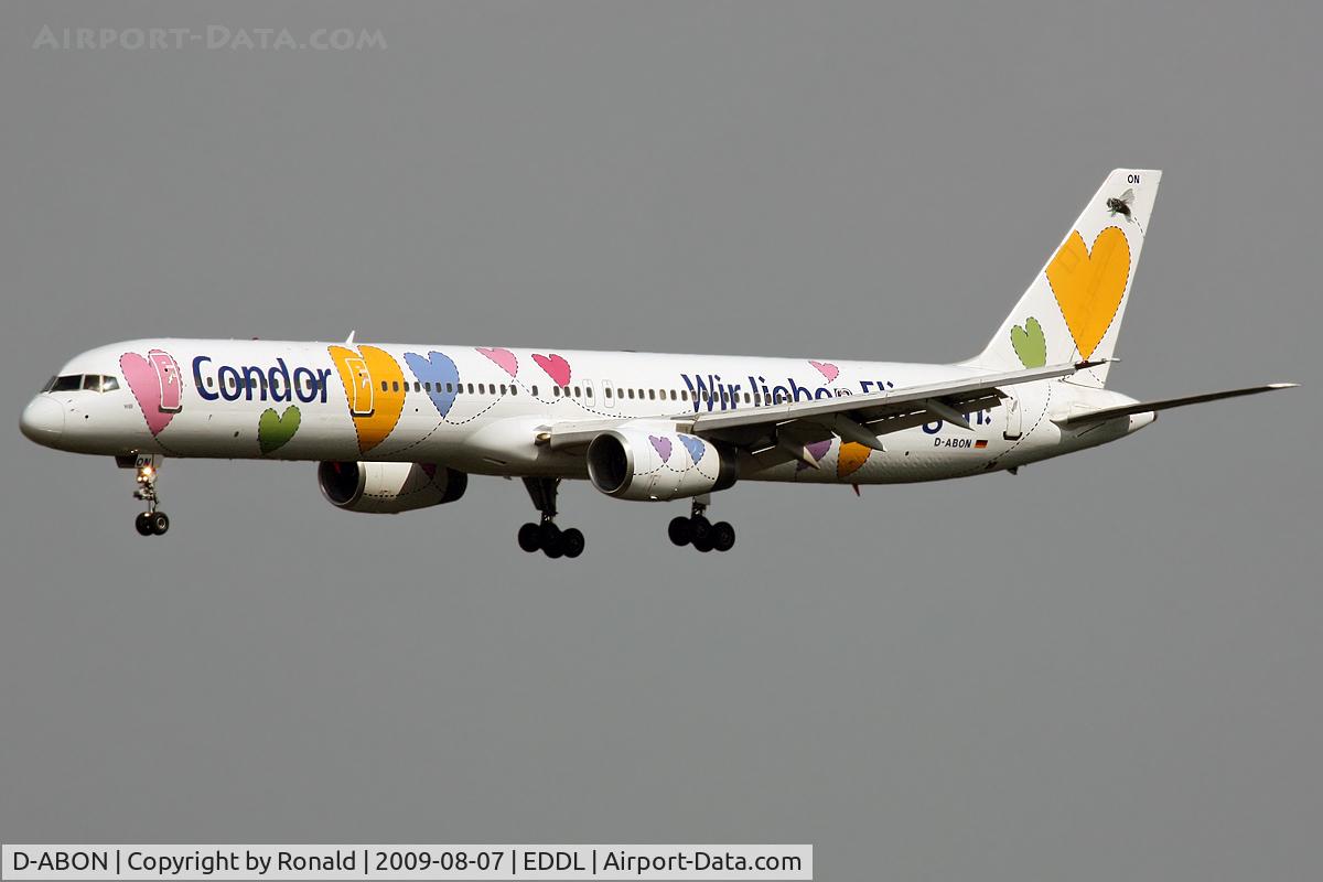 D-ABON, 2000 Boeing 757-330 C/N 29023, at dus