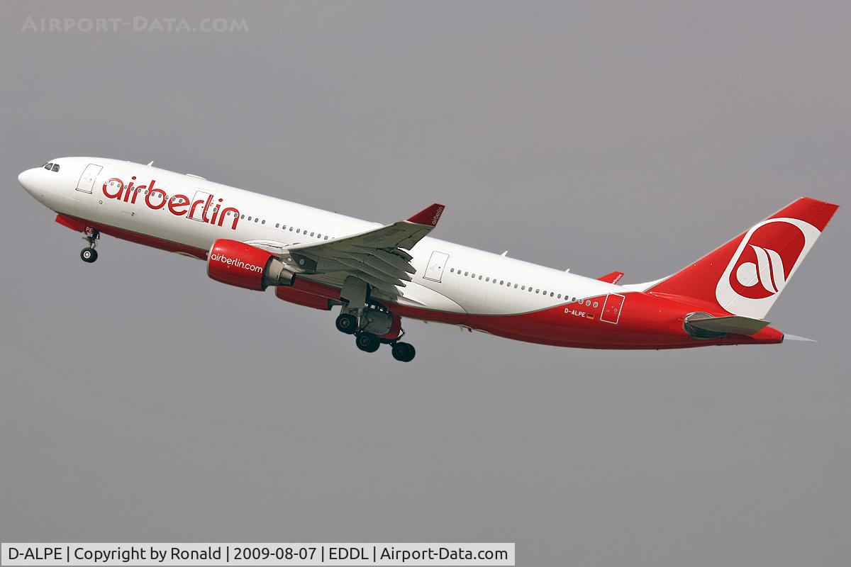D-ALPE, 2002 Airbus A330-223 C/N 469, at dus