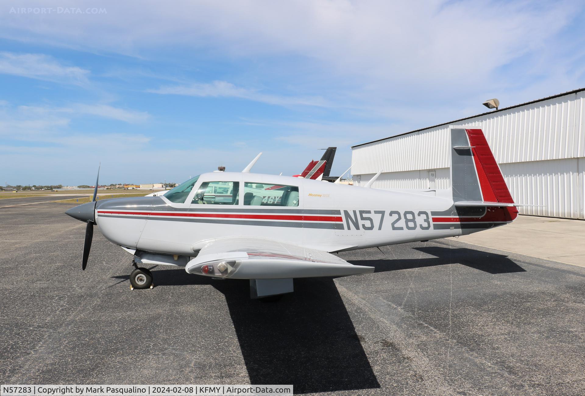 N57283, 1984 Mooney M20J 201 C/N 24-1439, Mooney M20J