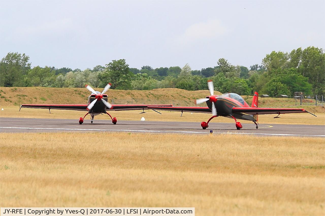 JY-RFE, Extra EA-300LP C/N 1243, Extra EA-300LP, Royal Jordanian aerobatic team, Taxiing, St Dizier-Robinson Air Base (LFSI)
