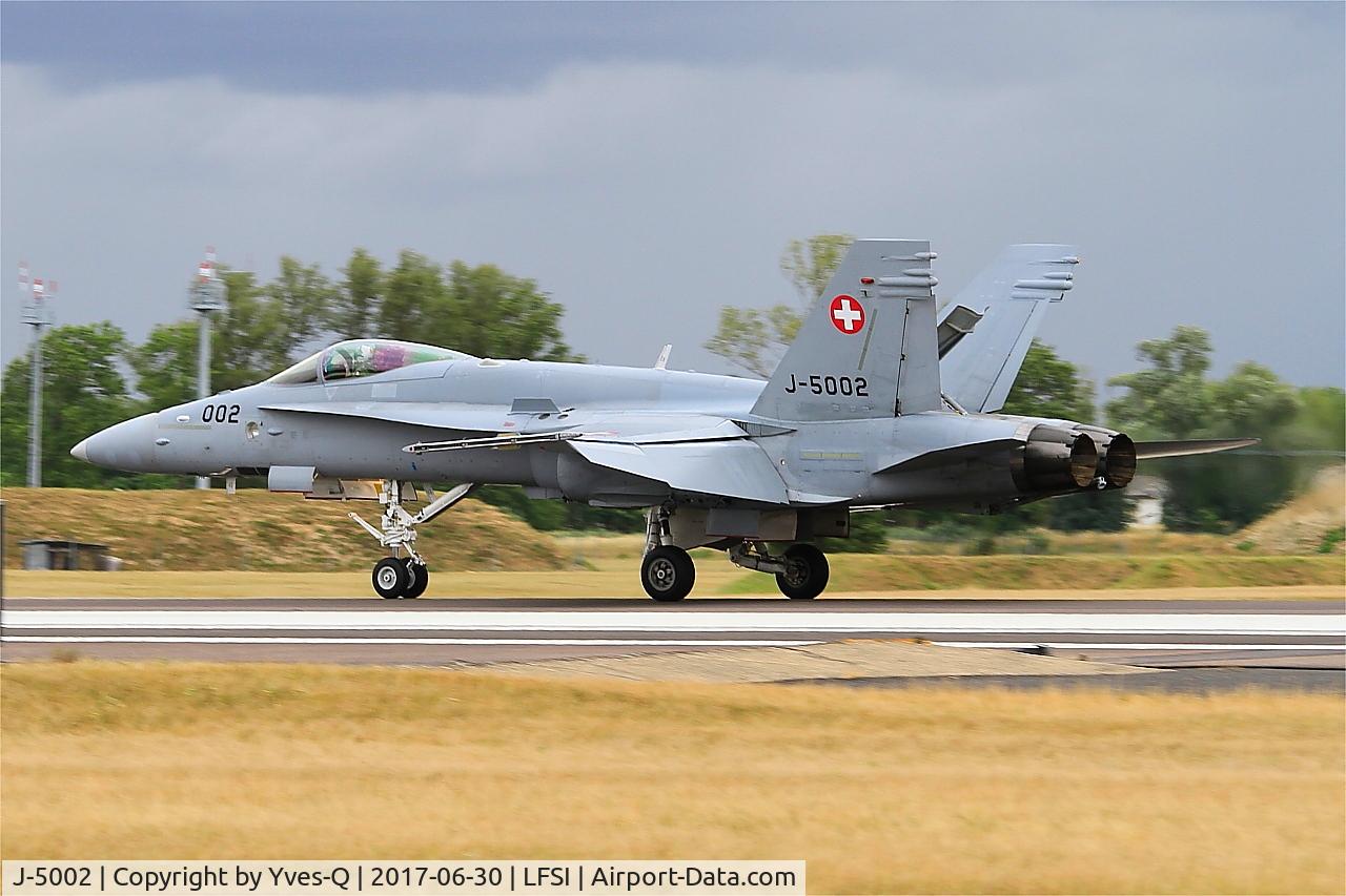 J-5002, McDonnell Douglas F/A-18C Hornet C/N 1315/SFC002, Swiss Air Force McDonnell Douglas FA-18C Hornet, Landing rwy 29, St Dizier-Robinson Air Base 113 (LFSI)