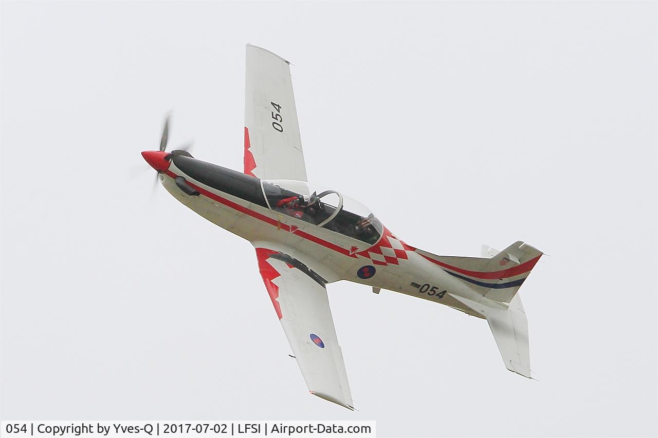 054, Pilatus PC-9M C/N 617, Pilatus PC-9M, Croatian Air Force aerobatic team, On display, St Dizier-Robinson Air Base 113 (LFSI)