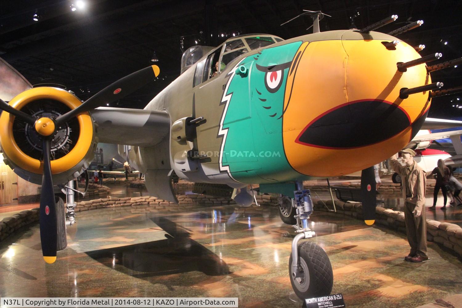 N37L, 1952 North American B-25H Mitchell C/N 98-21900, Air Zoo zx