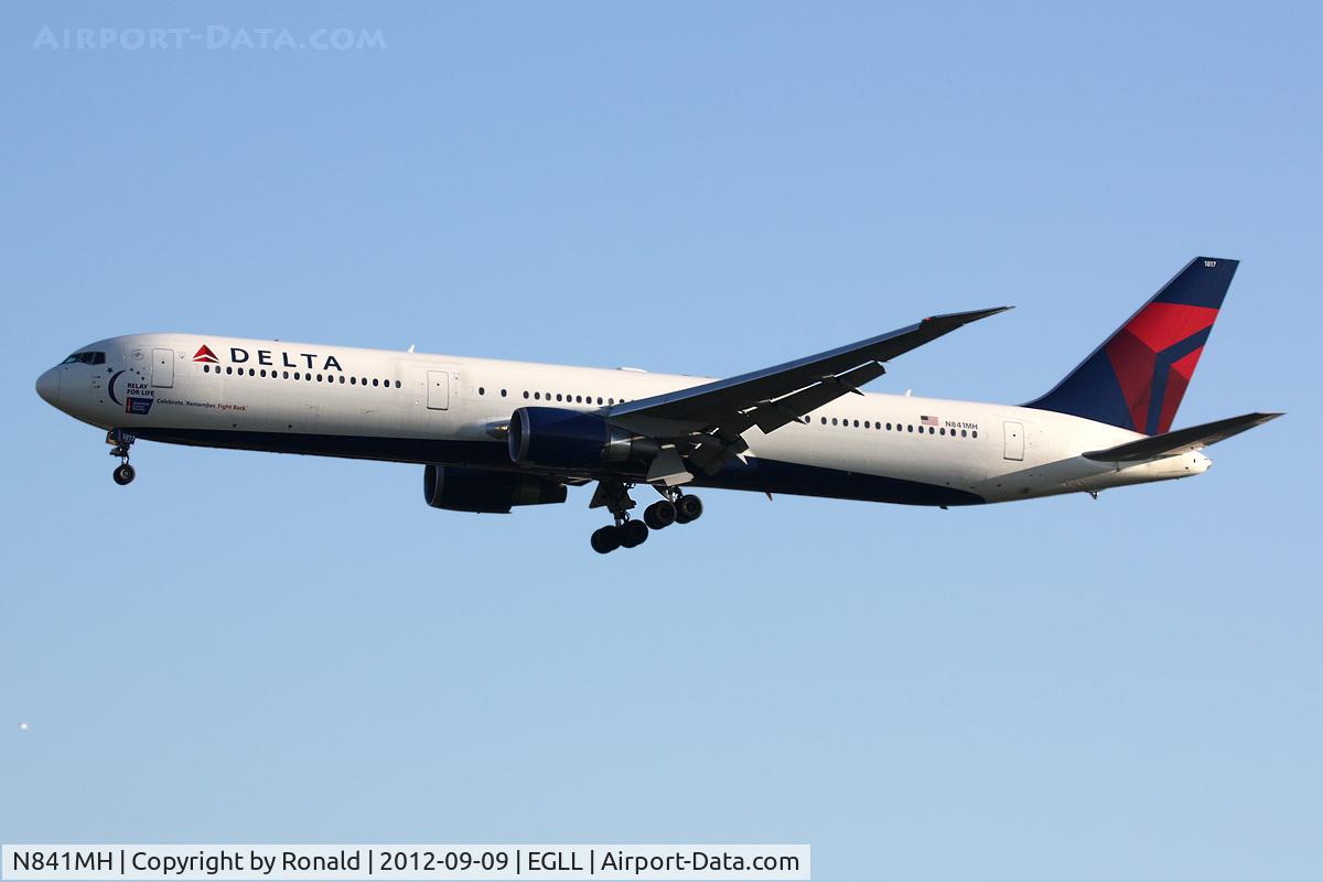 N841MH, 2001 Boeing 767-432/ER C/N 29714, at lhr