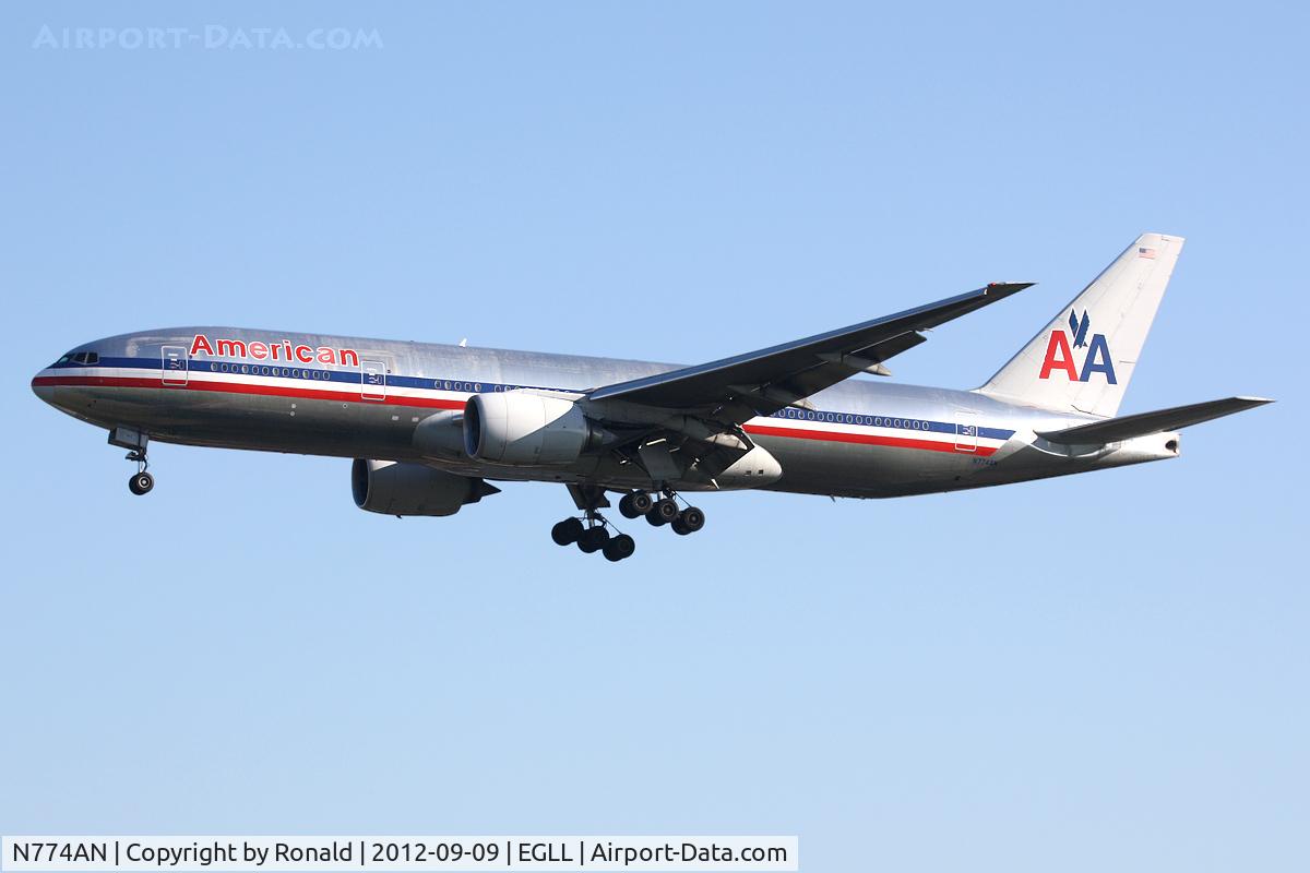 N774AN, 1999 Boeing 777-223 C/N 29581, at lhr