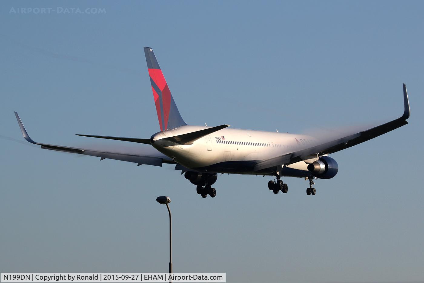 N199DN, 1998 Boeing 767-332/ER C/N 28456, at spl