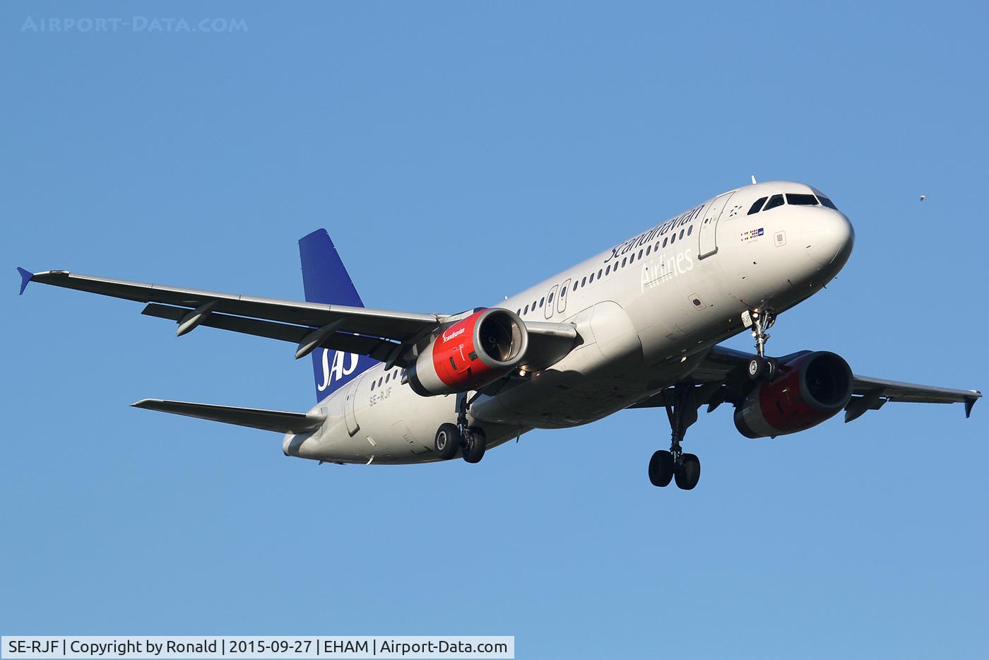 SE-RJF, 2000 Airbus A320-232 C/N 1383, at spl