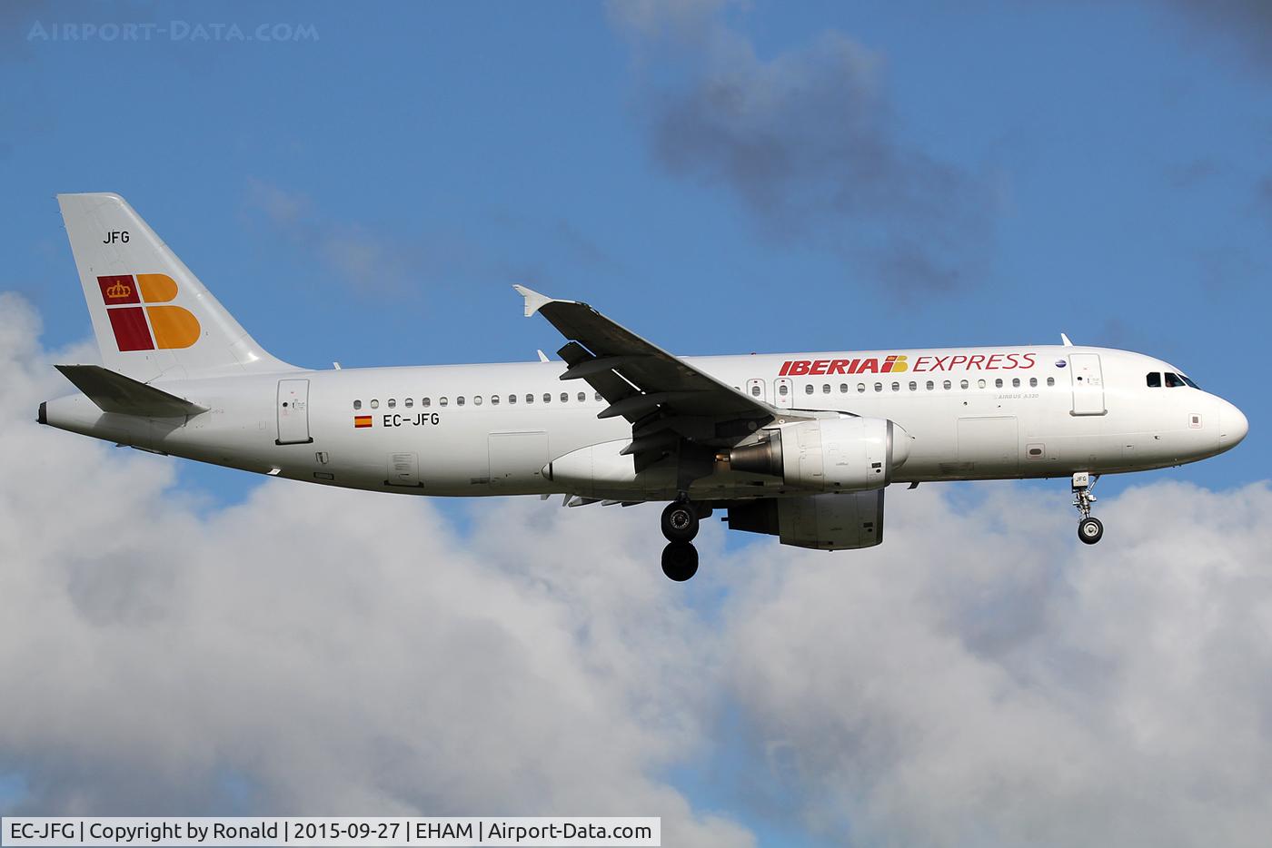 EC-JFG, 2004 Airbus A320-214 C/N 2143, at spl