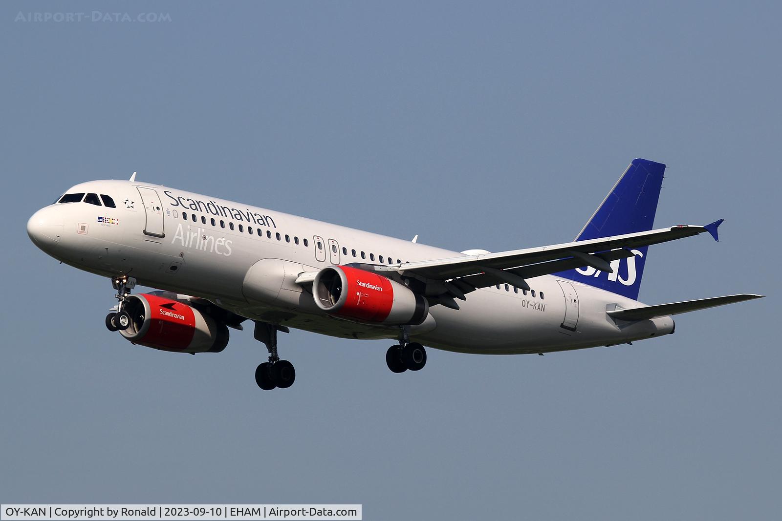 OY-KAN, 2006 Airbus A320-232 C/N 2958, at spl