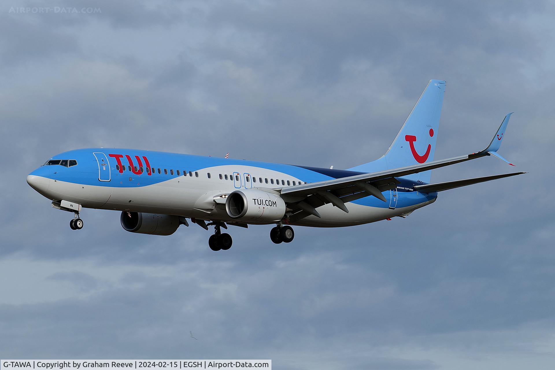 G-TAWA, 2012 Boeing 737-8K5 C/N 37264, Landing at Norwich.