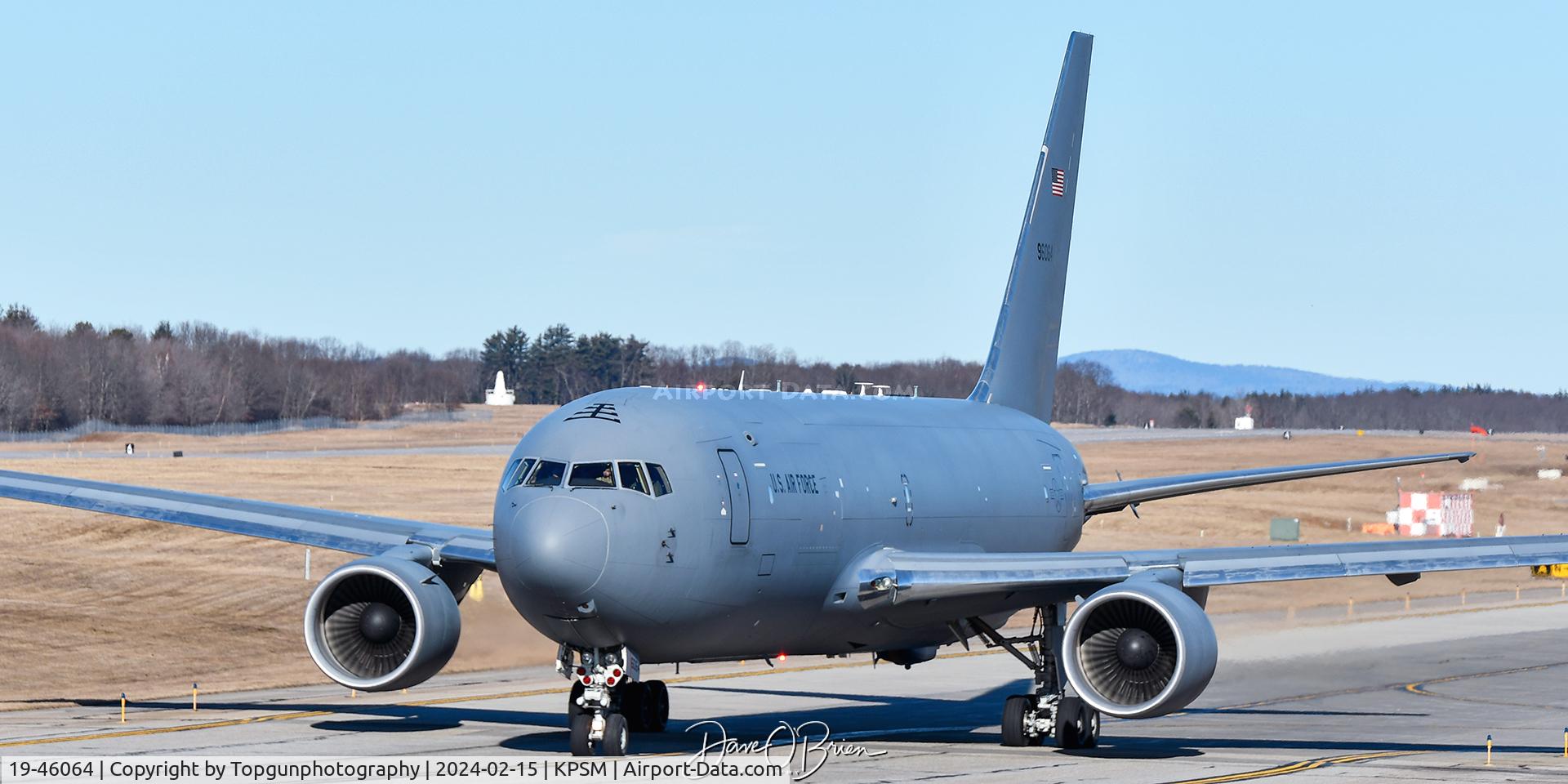 19-46064, 2020 Boeing KC-46A Pegasus C/N 34080, ROMA01 taxiing up to RW34
