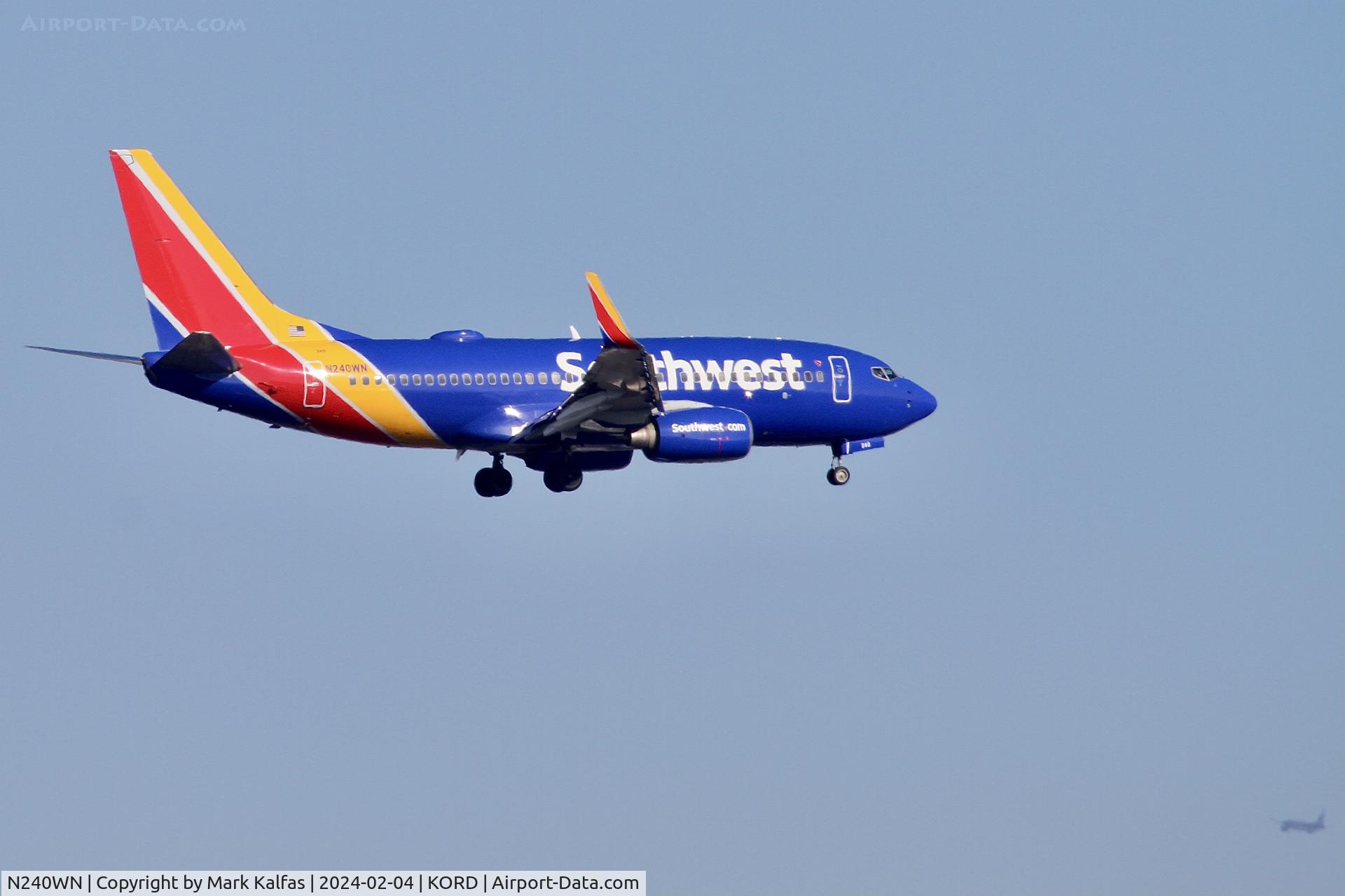 N240WN, 2006 Boeing 737-7H4 C/N 32503, B737.Southwest BOEING 737-7H4 N240WN SWA435 BWI-ORD