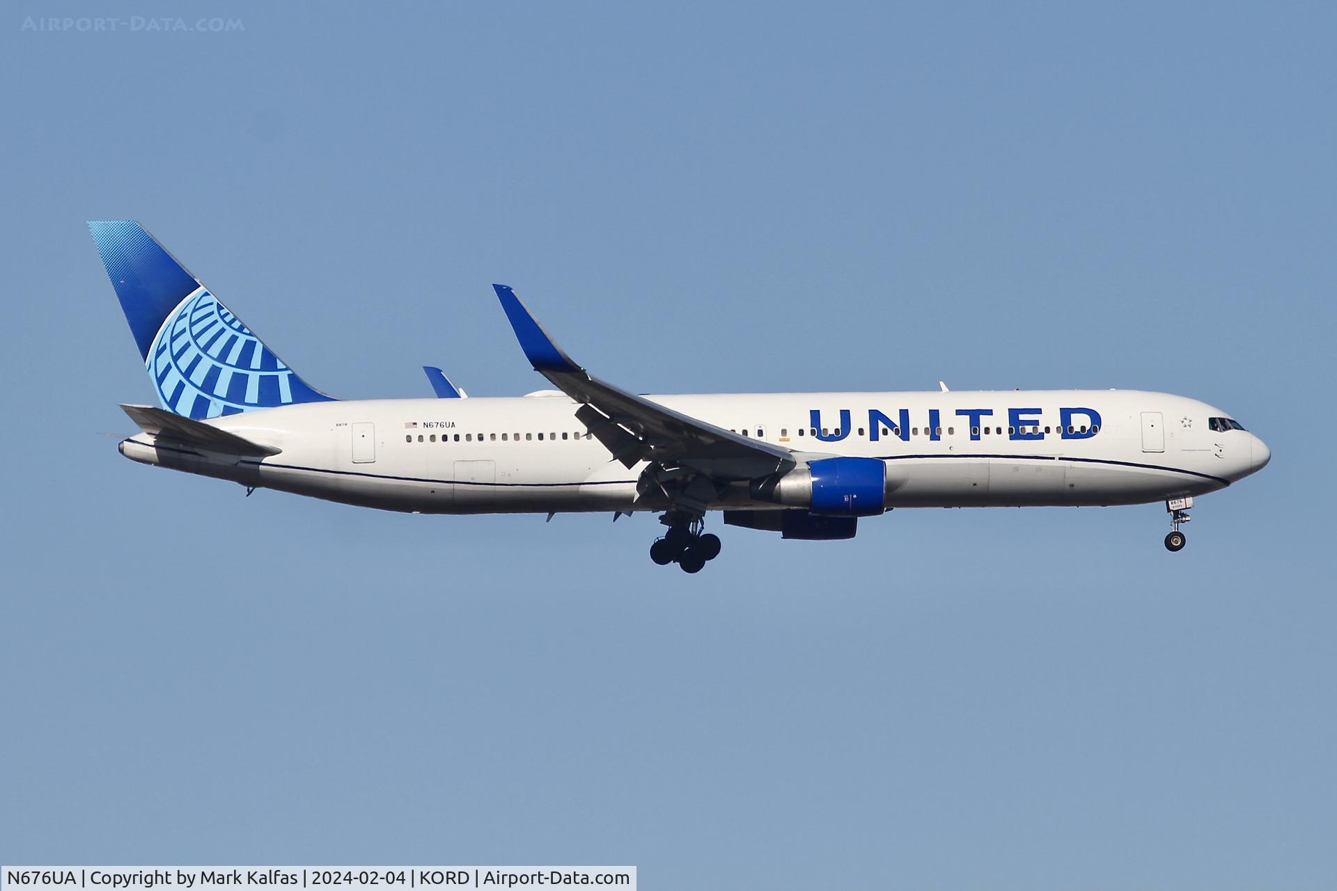 N676UA, 2001 Boeing 767-322 C/N 30028, B763 United Airlines Boeing 767-322 N676UA UAL958 LHR-ORD