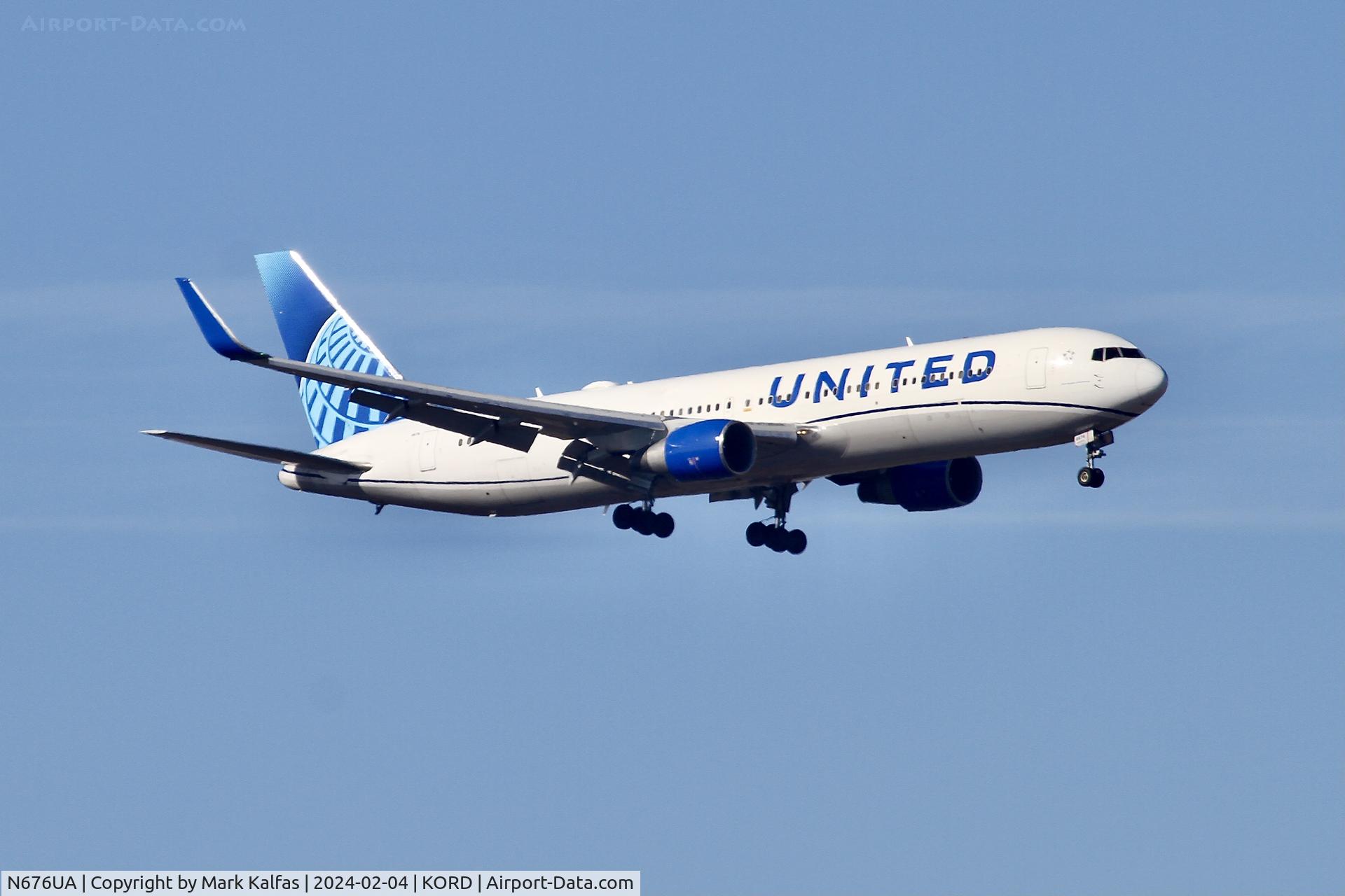 N676UA, 2001 Boeing 767-322 C/N 30028, B763 United Airlines Boeing 767-322 N676UA UAL958 LHR-ORD