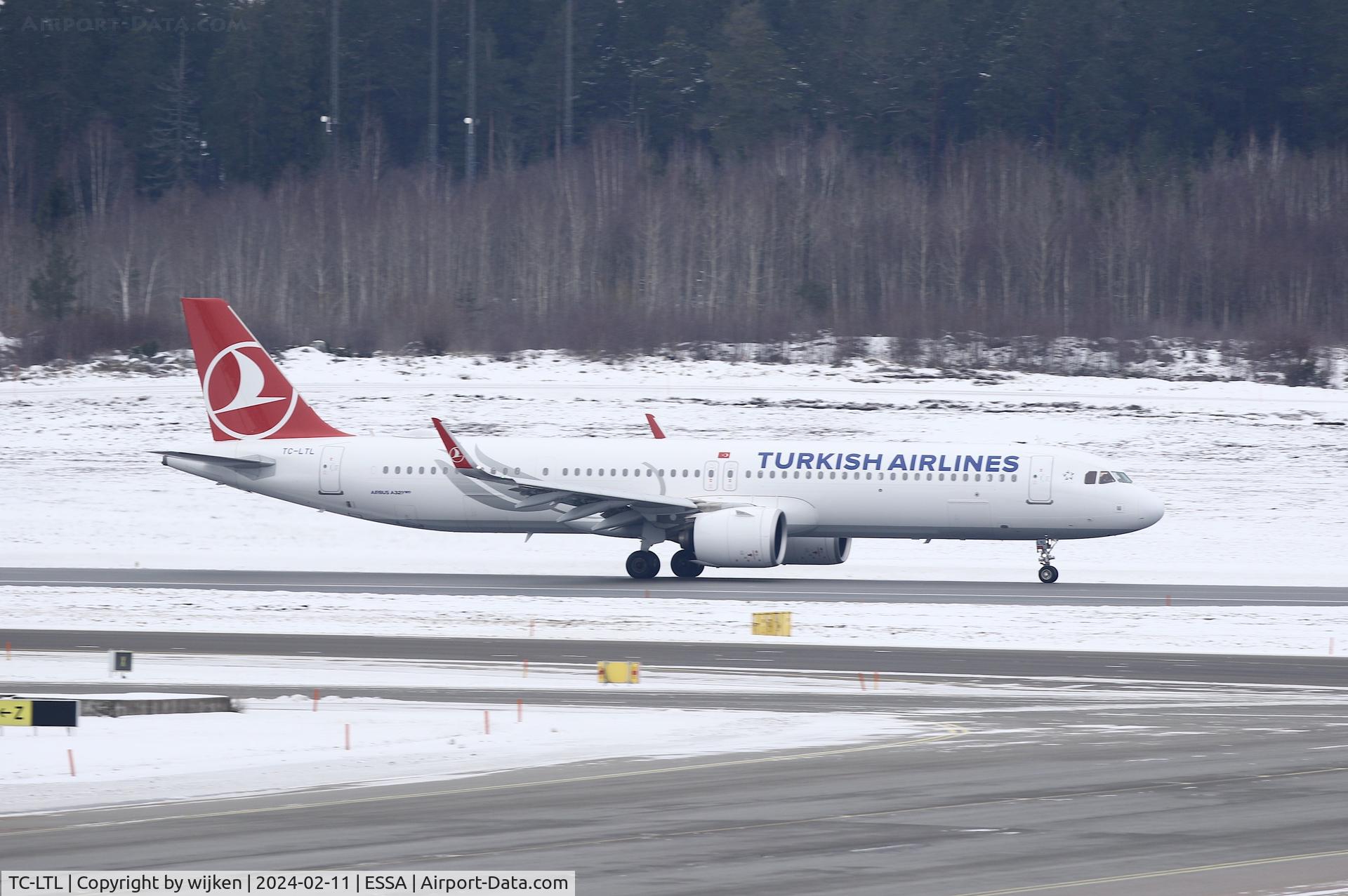 TC-LTL, 2022 Airbus A321-271NX C/N 10878, RWY 08
