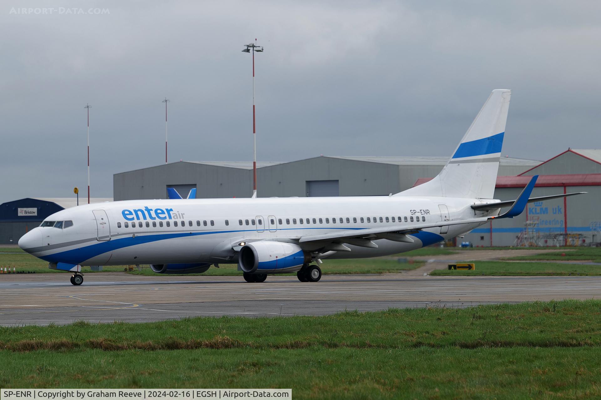 SP-ENR, 2001 Boeing 737-8Q8 C/N 30652, Departing from Norwich.