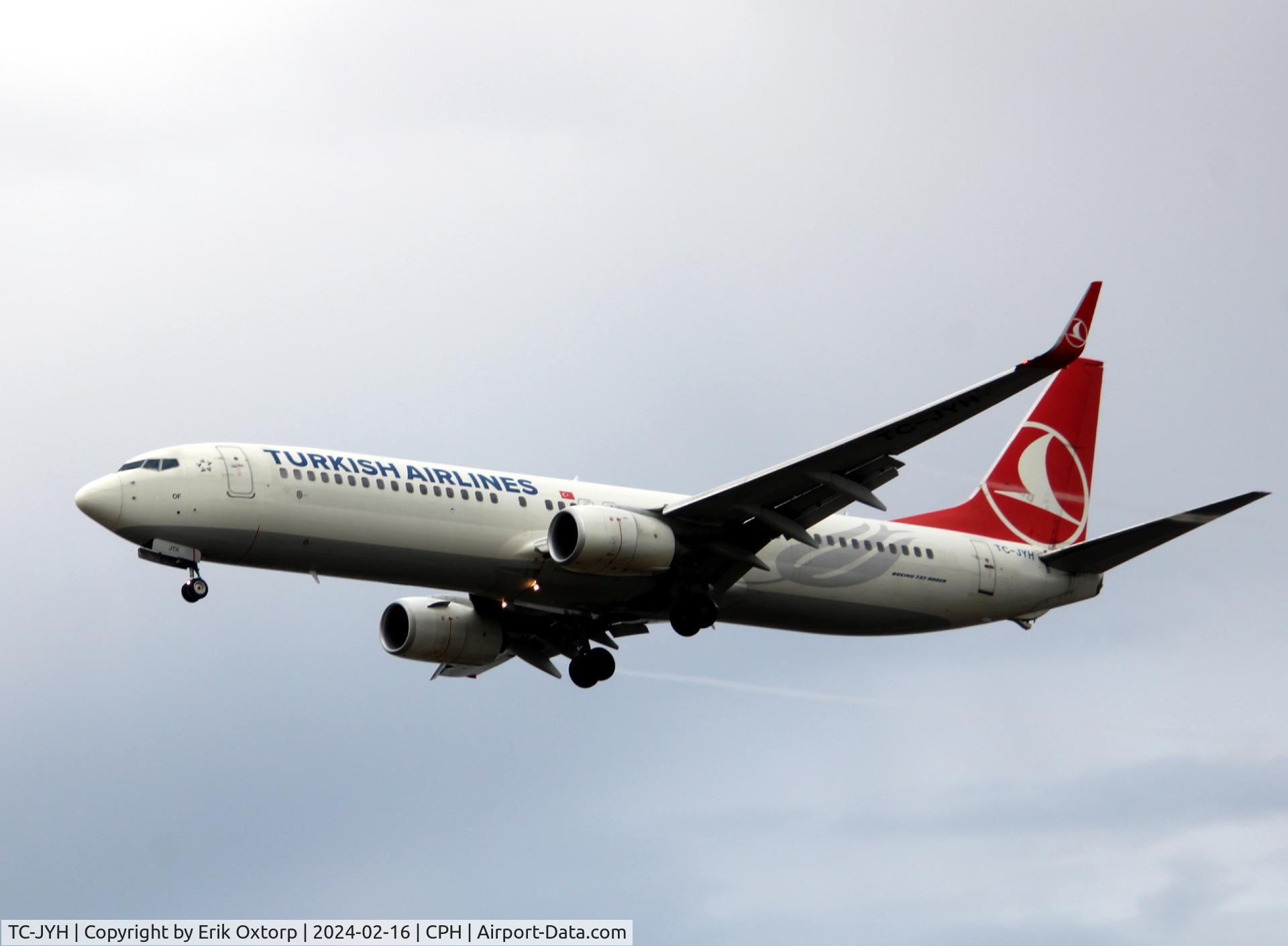 TC-JYH, 2012 Boeing 737-9F2/ER C/N 40984, TC-JYH landing rw 22L