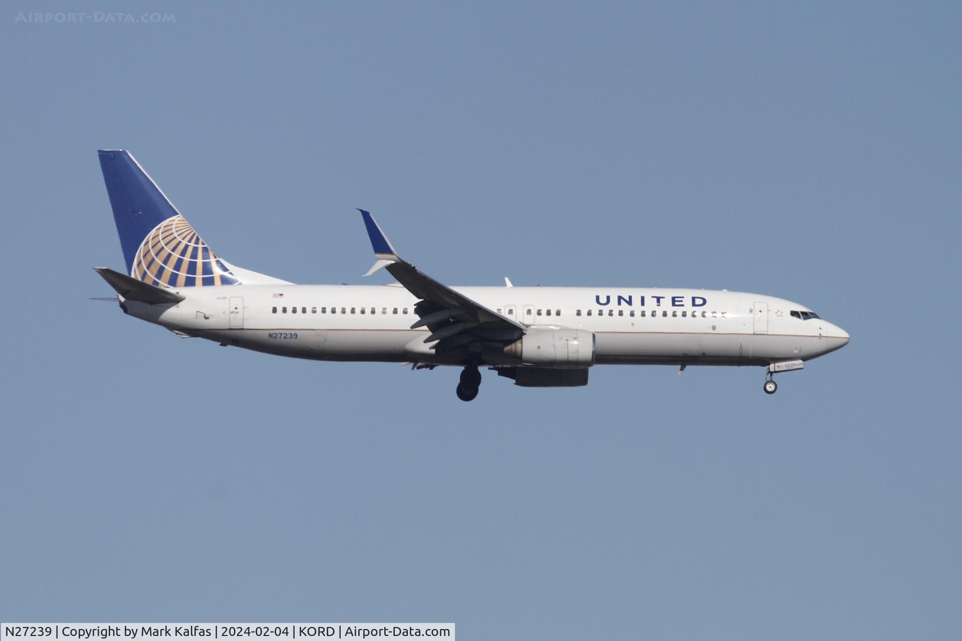 N27239, 1999 Boeing 737-824 C/N 28951, B738 United Airlines BOEING 737-824 N27239 UAL233  DCA-ORD