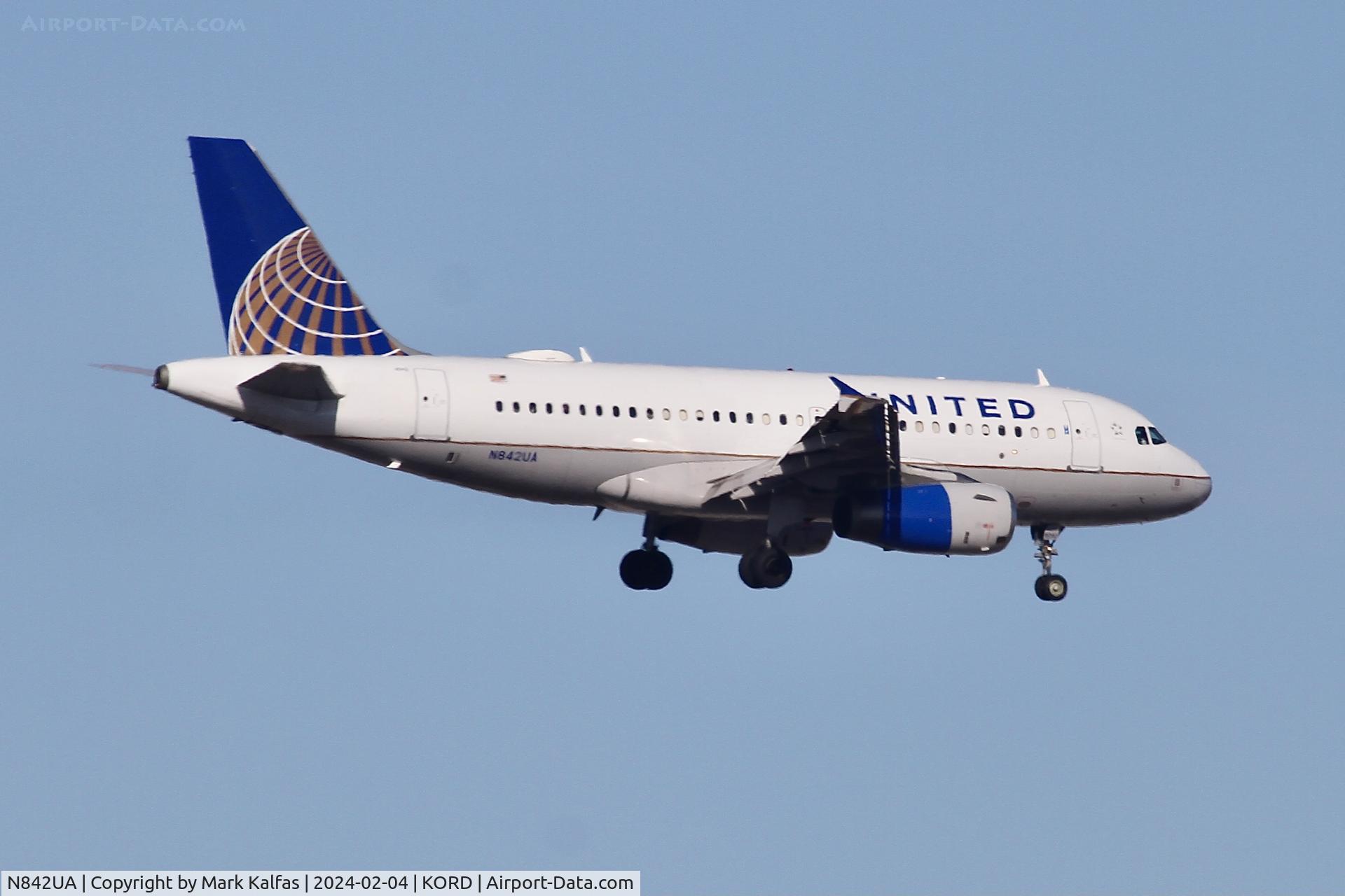 N842UA, 2001 Airbus A319-131 C/N 1569, A319 United Airlines Airbus A319-131,N842UA UAL2169 IAD-ORD