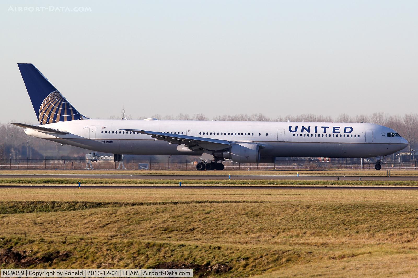 N69059, 2002 Boeing 767-424/ER C/N 29454, at spl