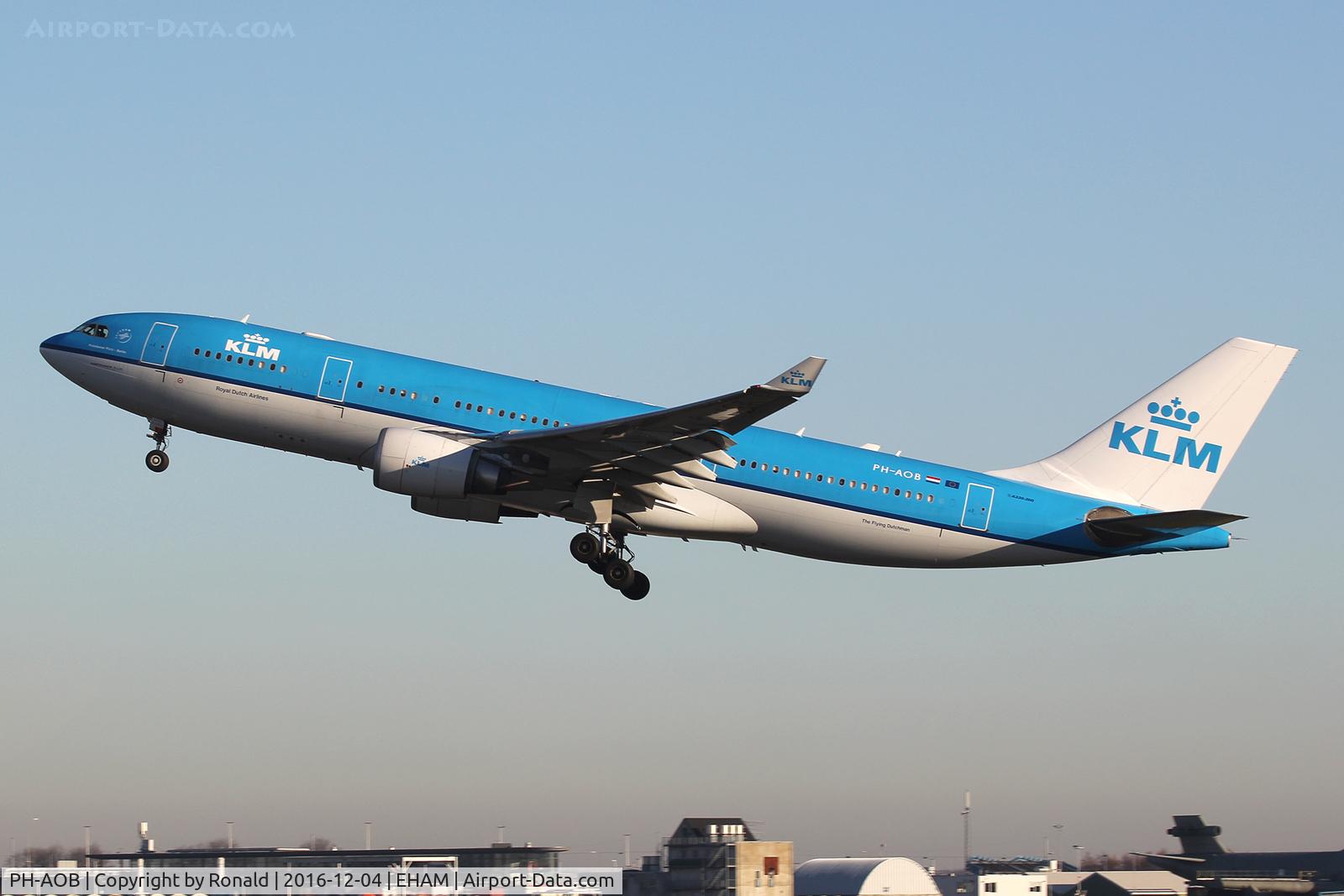 PH-AOB, 2005 Airbus A330-203 C/N 686, at spl