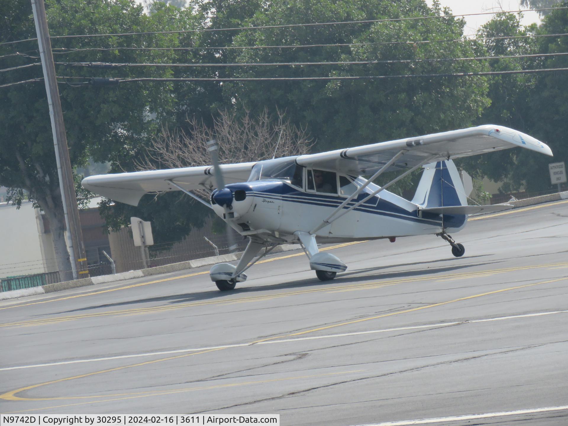 N9742D, 1959 Piper PA-22-150 C/N 22-6655, Waiting