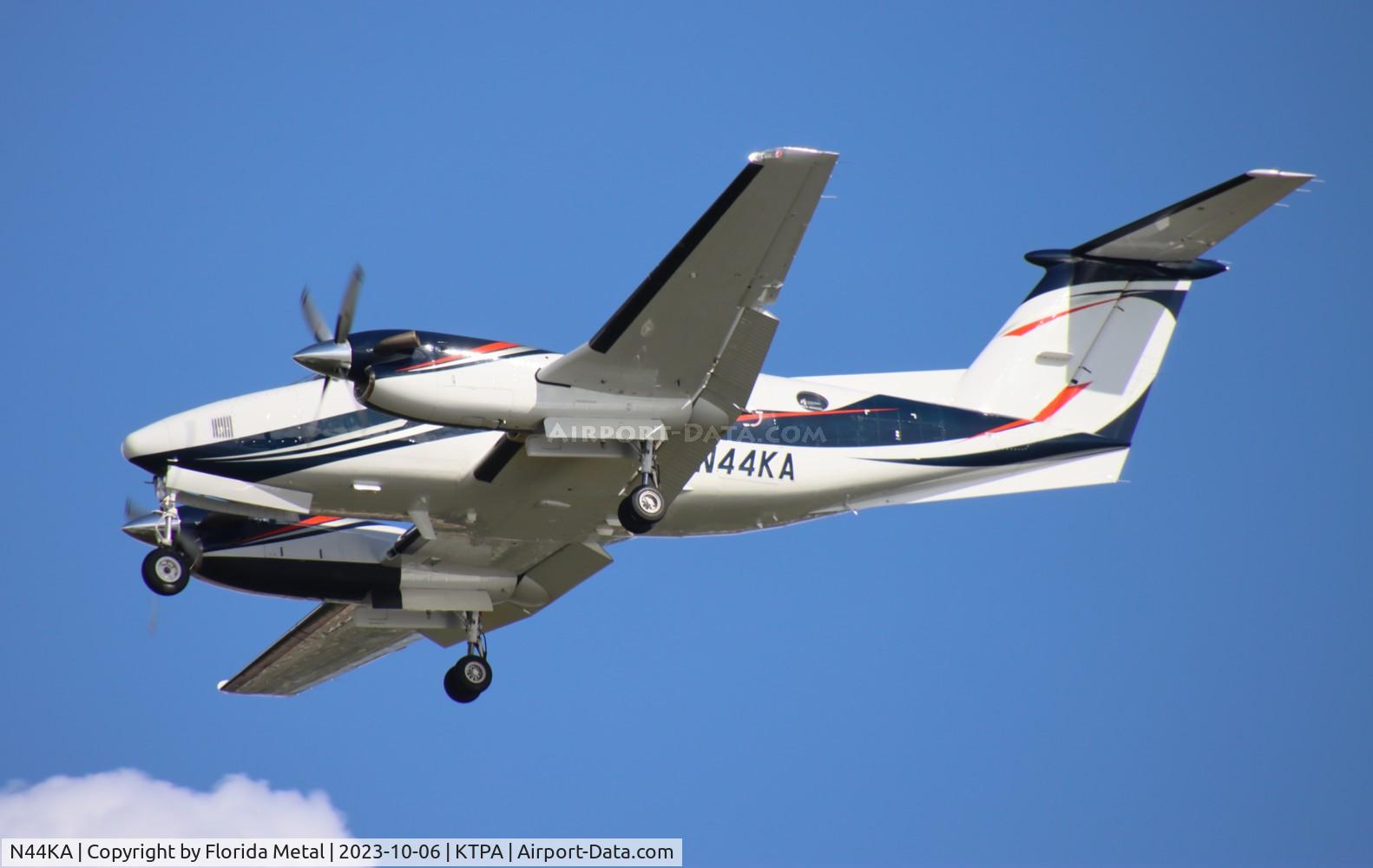 N44KA, 2000 Raytheon Aircraft Company B200 C/N BB-1711, KingAir 200 zx
